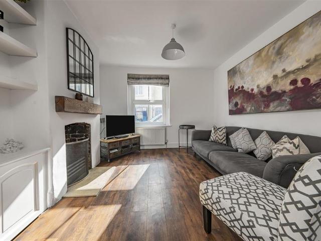 House for sale in Clewer Village, Windsor