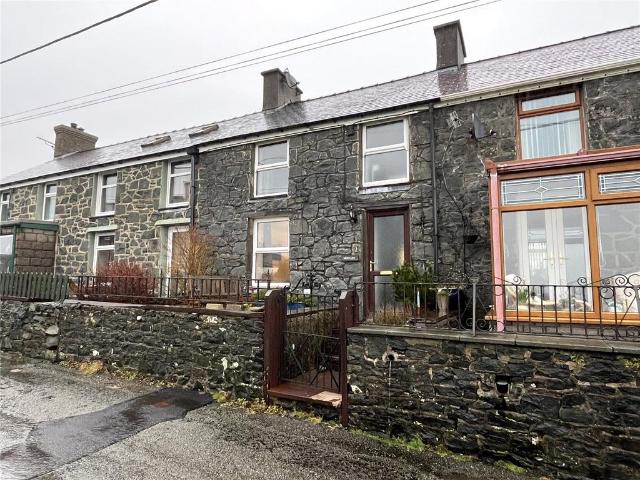 House for sale in Llandwrog, Y Fron