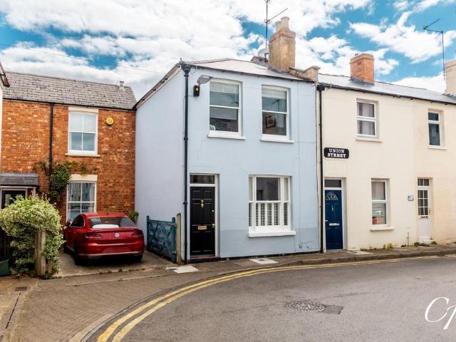 House for sale in Ewens Farm, Golden Valley