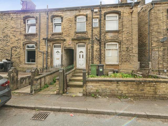 House for sale in Milnsbridge, West Yorkshire