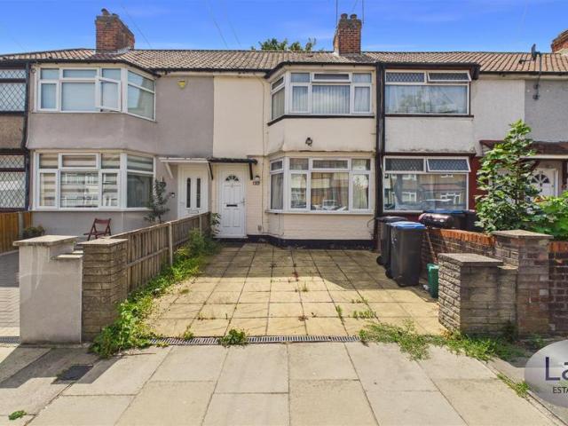 House for sale in Ponders End, Greater London