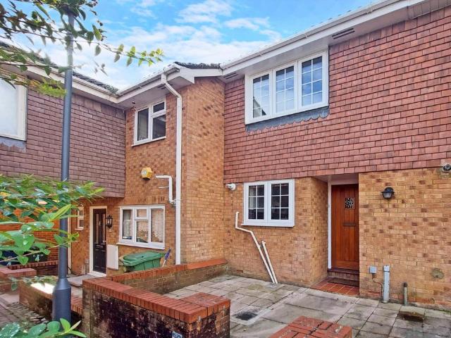 House for sale in Harrow Weald, Greater London