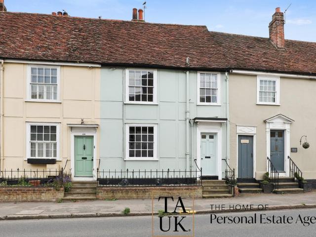 House for sale in Chipping Hill, Essex