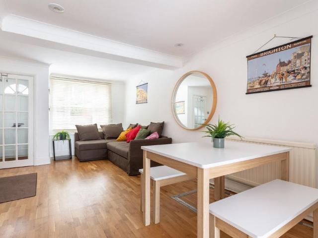 House for sale in Round Hill, Brighton & Hove