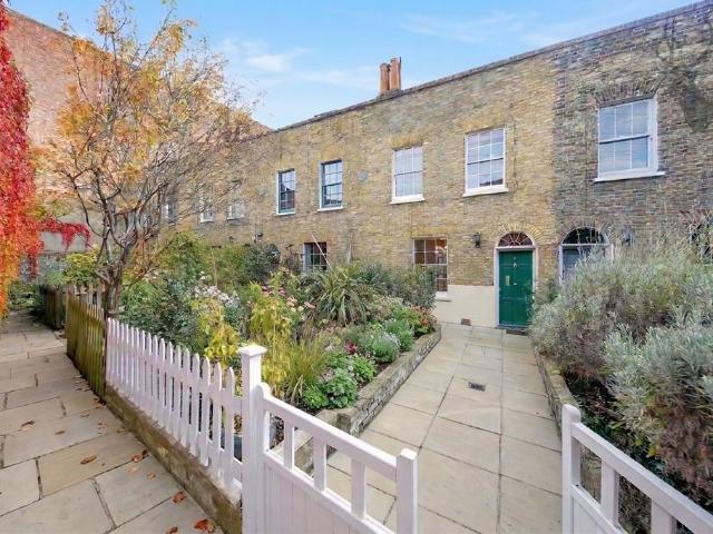 House for sale in London Borough of Tower Hamlets, Greater London