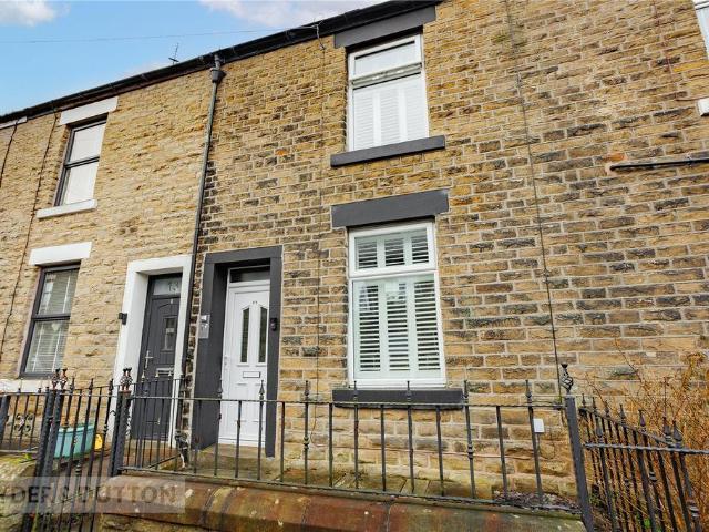 House for sale in Whitfield, Charlesworth