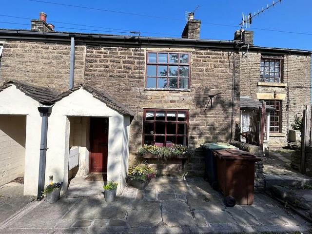 House for sale in Wash, Charlesworth