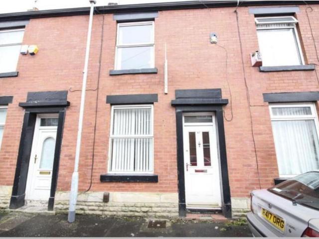House for sale in Deeplish, Burnedge