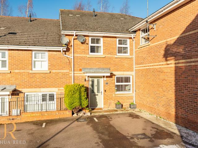 House for sale in Kingfisher Park, Colliers End