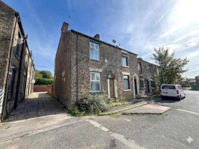 House for sale in Springhead, Oldham