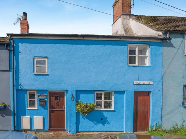 House for sale in Bromsberrow Heath, Gloucestershire