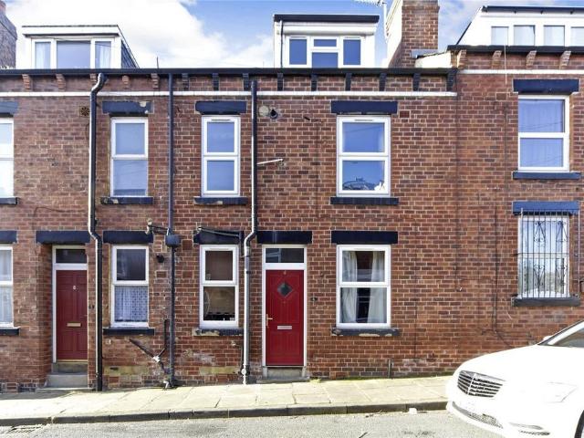 House for sale in Hyde Park, West Yorkshire