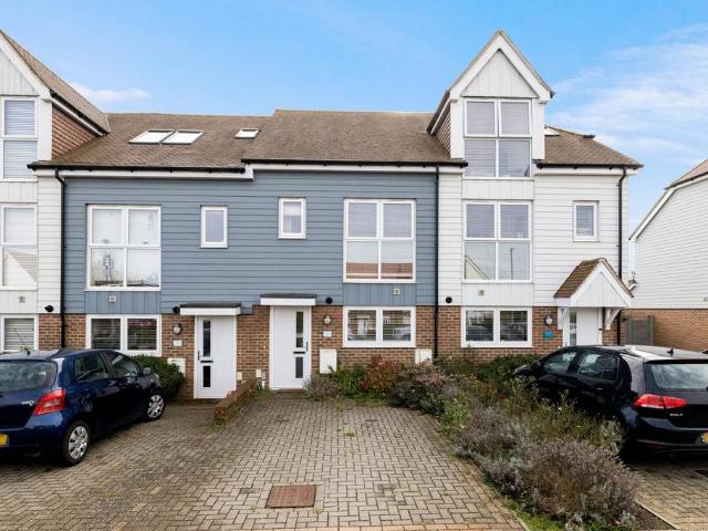 House for sale in Hawkinge, Folkestone
