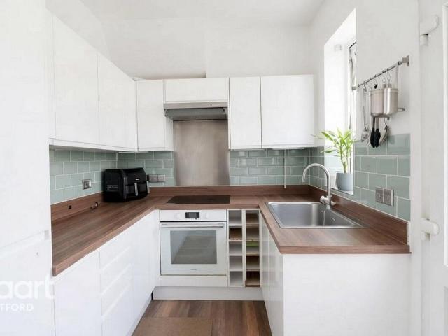 House for sale in Brooklands, Dartford