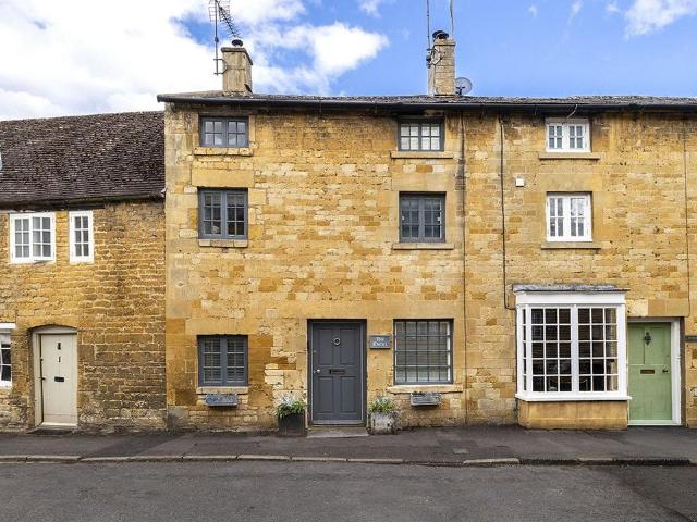 House for sale in Fossebridge, Gloucestershire
