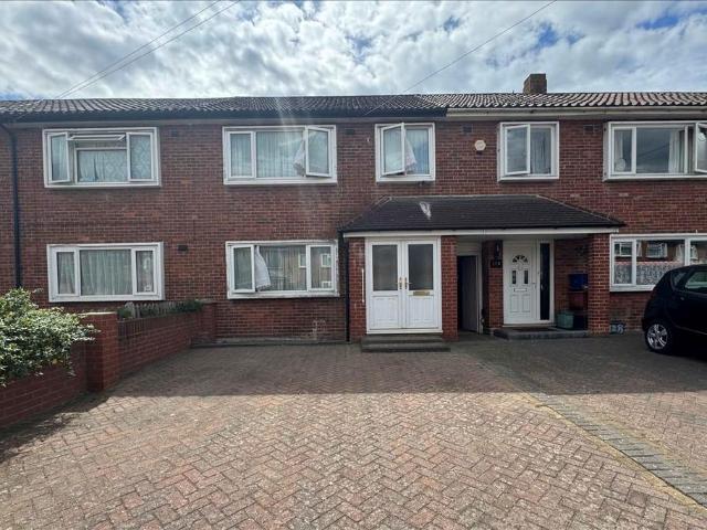 House for sale in London Borough of Hounslow, Hanworth