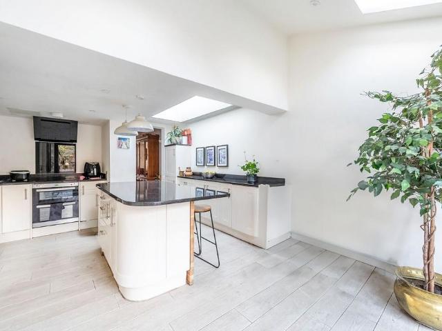 House for sale in Watford Heath, North Watford