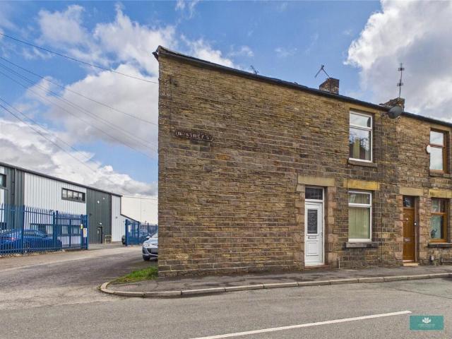House for sale in Shaw and Crompton, Pendock