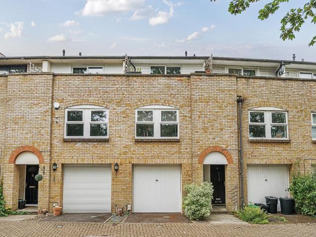 House for sale in Hayes, Cat Hill