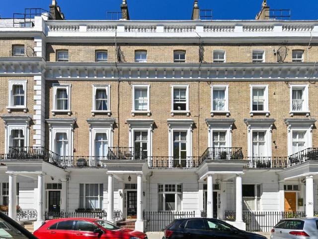 House for sale in Brompton, Greater London