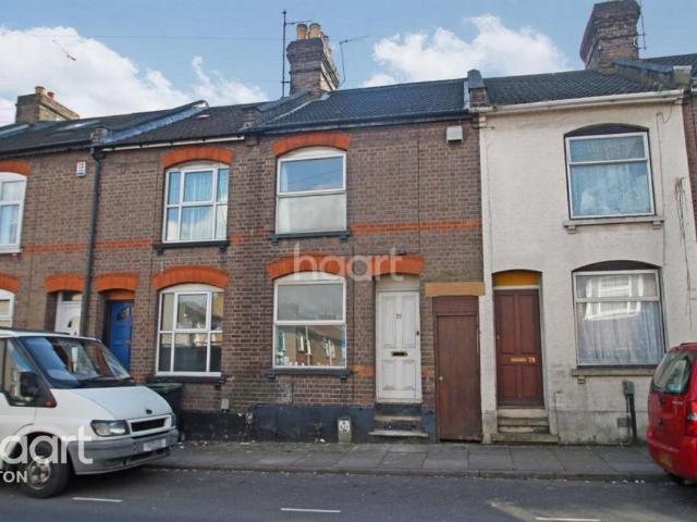 House for sale in Spring Park, Luton