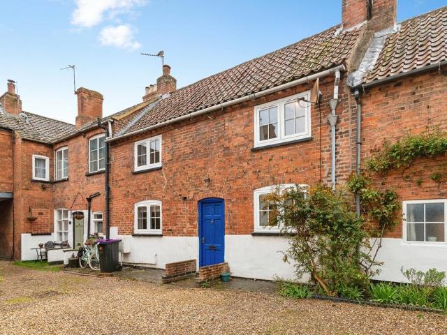 House for sale in Barton In Fabis, East Midlands