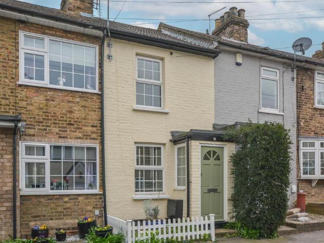 House for sale in Navestock Side, Essex