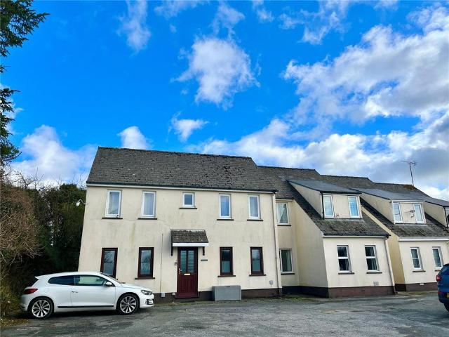 Flat for sale in Kilgetty, Wales