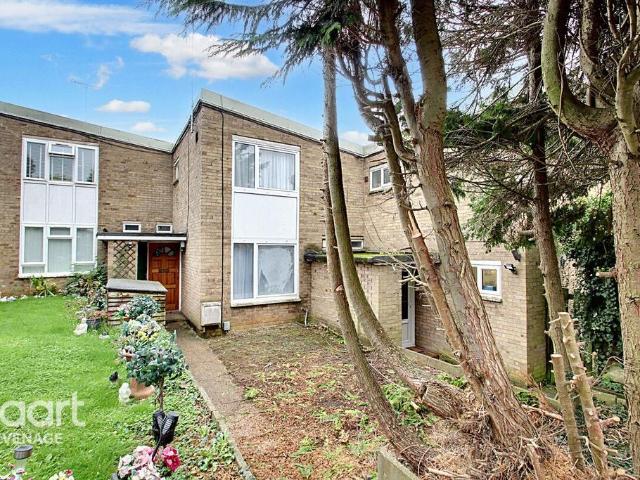 House for sale in Broadwater, Shephall