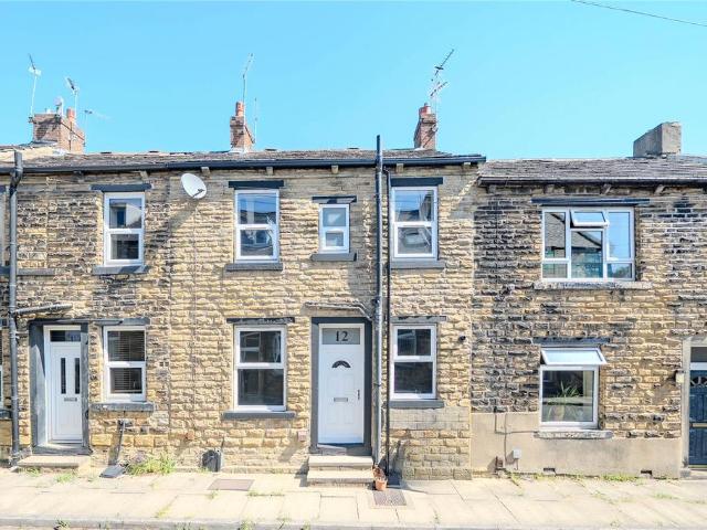 House for sale in Farsley, West Yorkshire