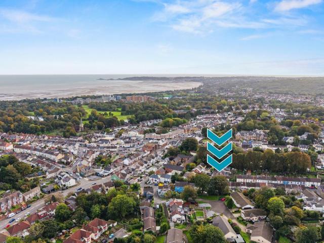 House for sale in Tycoch, Swansea