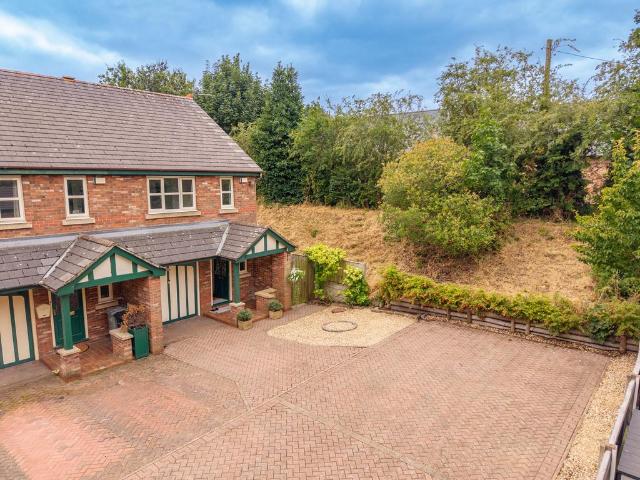 House for sale in Mobberley