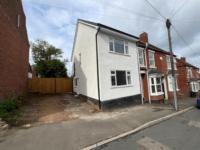 House for sale in Cradley, West Midlands