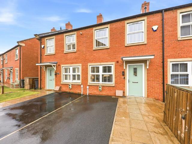 House for sale in Farnley, West Yorkshire