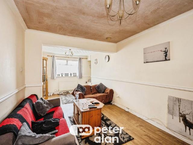 House for sale in Cimla, Neath