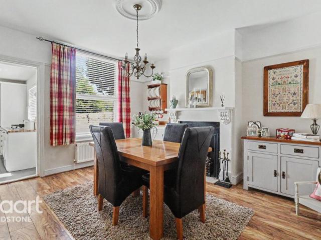 House for sale in Ringlestone, Midway