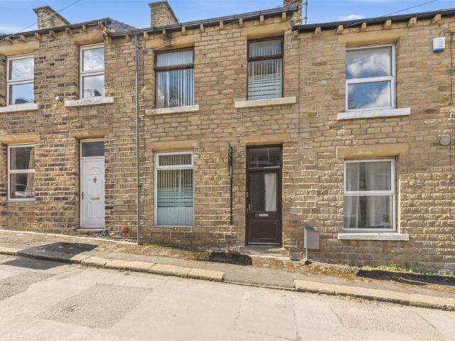 House for sale in Huddersfield, West Yorkshire