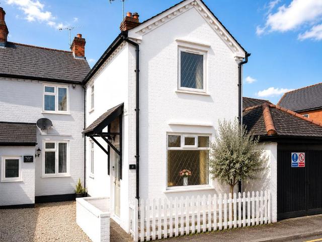 House for sale in Cranbourne, Winkfield