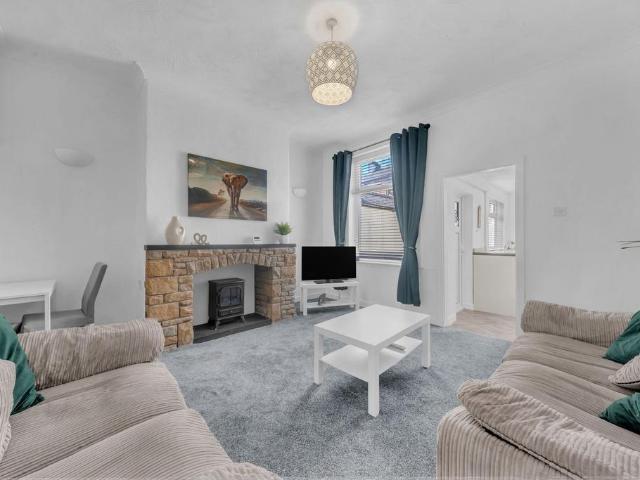 House for sale in Oakenshaw, Backburn
