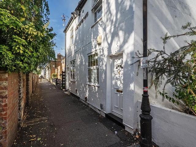 House for sale in Clewer Village, Windsor