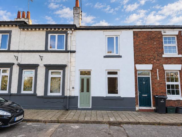 House for sale in Hoole, Chester