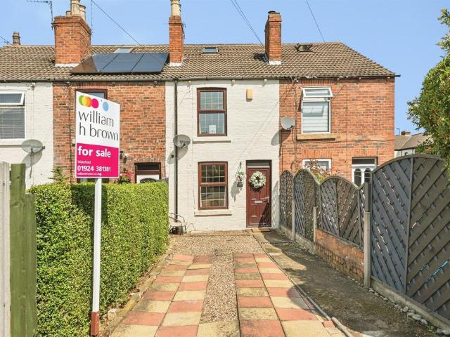 House for sale in Calder Grove, West Yorkshire