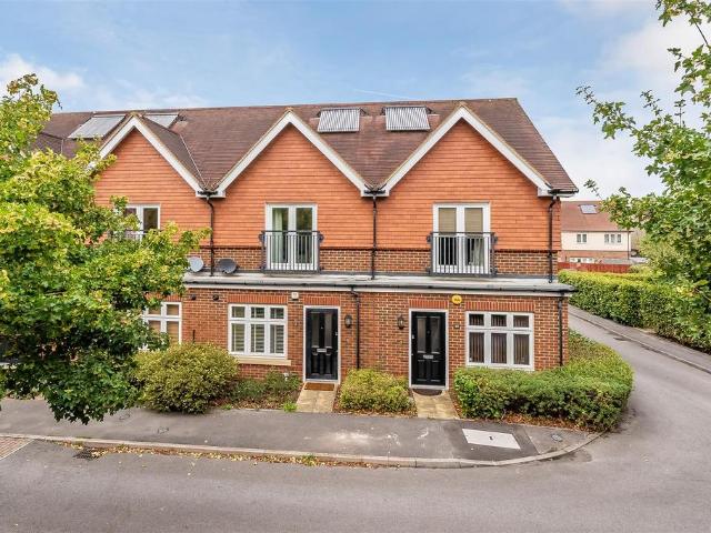 House for sale in Pachesham Park, Surrey