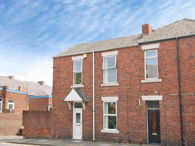 House for sale in Spital Tongues, Tyne And Wear