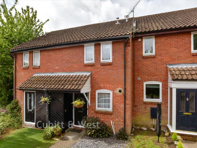 House for sale in Broadfield, Glynde