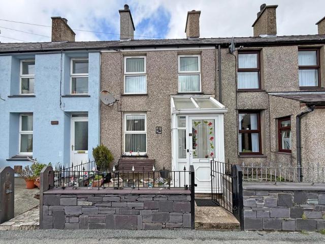 House for sale in Deiniolen, Wales