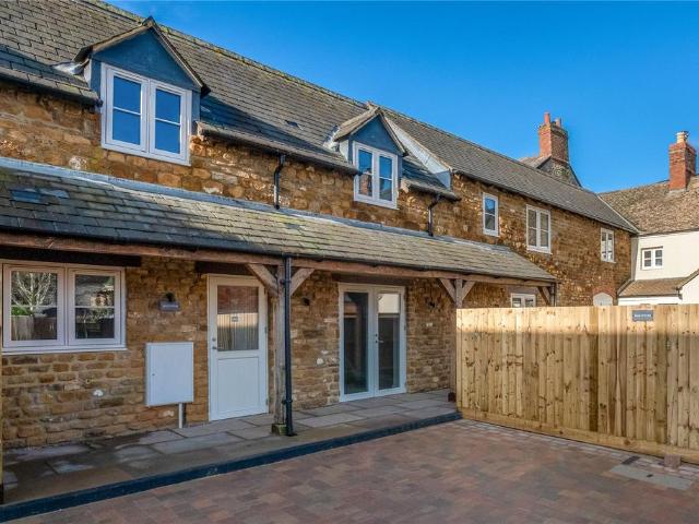House for sale in Evershot, Oxfordshire