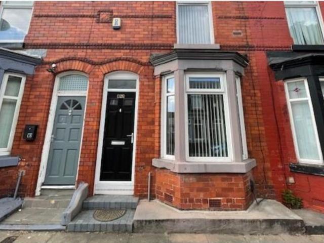 House for sale in Calderstones