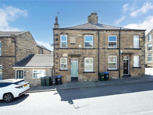 House for sale in Baildon, West Yorkshire