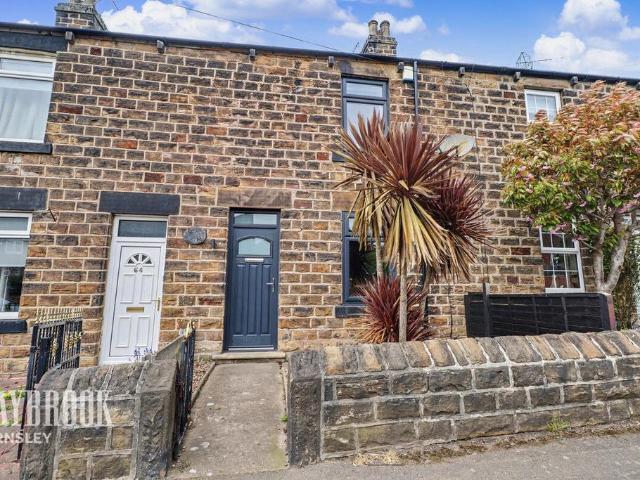 House for sale in Mapplewell, South Yorkshire